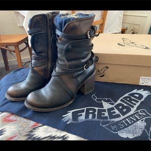 Freebird by Steven size 9 Baker